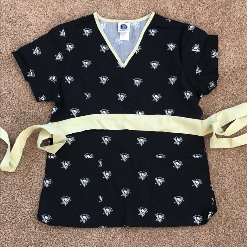 Scrub top